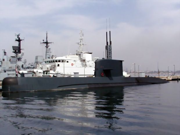 marina-militare-al-porto-il-sommergibile-gazzana