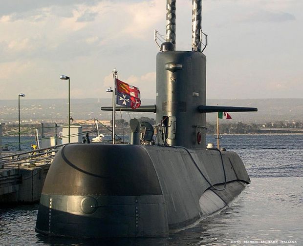 Fila al molo Ichnusa per il sottomarino Gazzana - FOTO e VIDEO fila-al-molo-ichnusa-per-il-sottomarino-gazzana-foto-e-video