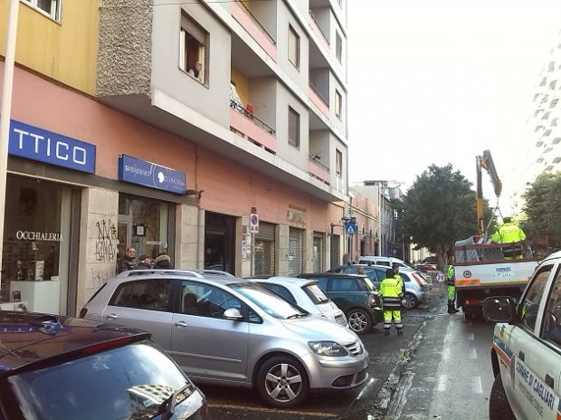 palazzo-pericolante-tecnici-del-comune-al-lavoro