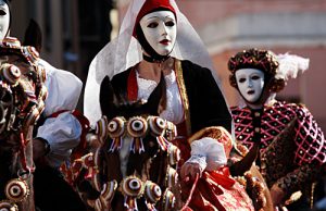sartiglia-tutto-pronto-per-la-corsa-scuderie-aperte-al-pubblico
