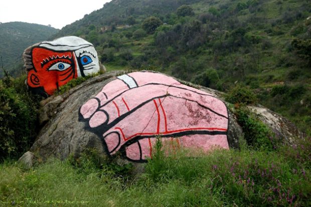 mascherati-picchiano-57enne-di-orgosolo-paese-indignato-sul-web