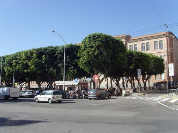 Piazza Garibaldi piazza-garibaldi-dopo-la-caduta-dell-and-rsquo-anziano-via-ai-lavori