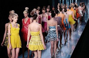 all-expo-il-progetto-di-giovane-stilista-sarda-abiti-alta-moda-con-materiali-di-riciclo