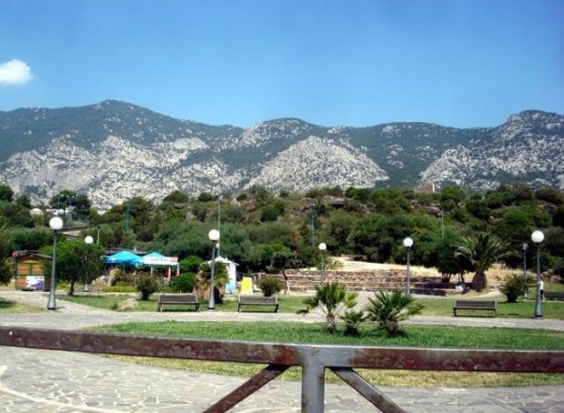 distruggono-lampioni-del-parco-ragazzini-and-ldquo-condannati-and-rdquo-a-fare-le-sentinelle