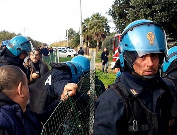 assedio-all-azienda-spanu-indagati-per-resistenza-cinque-attivisti-antisfratto