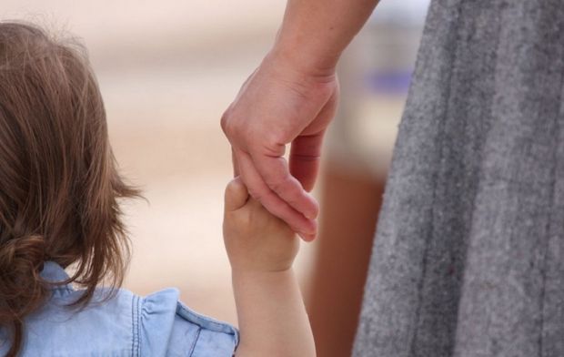 sentenza-storica-del-tribunale-minori-donna-single-ottiene-bimba-in-adozione