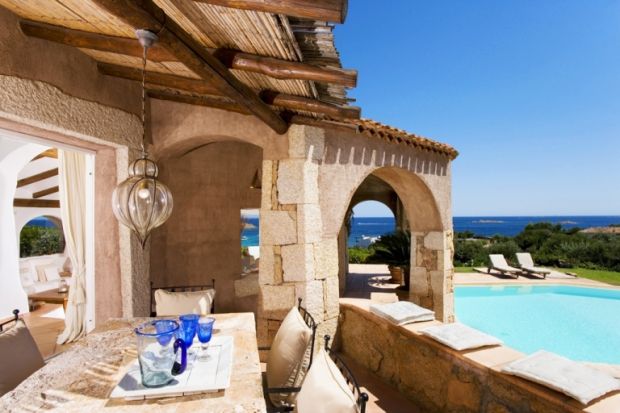 sequestri-negli-hotel-di-lusso-in-costa-smeralda-sindacati-and-ldquo-allarme-occupazione-and-rdquo