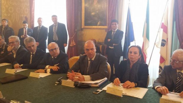 bombe-ai-sindaci-alfano-in-sardegna-anci-bacchetta-and-ldquo-ancora-nessun-risultato-and-rdquo