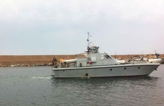 teulada-affonda-peschereccio-motovedetta-dell-and-rsquo-esercito-salva-due-pescatori