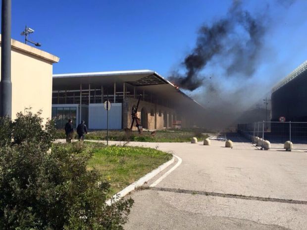 la-maddalena-incendio-all-and-rsquo-ex-arsenale-regione-and-ldquo-basta-degrado-governo-intervenga-and-rdquo