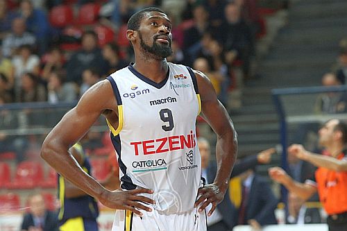 basket-e-solidariet-and-agrave-dinamo-in-campo