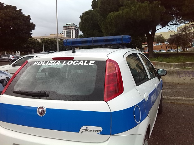 invest-and-igrave-giovane-romena-in-via-santa-gilla-denunciato-35enne-di-monserrato