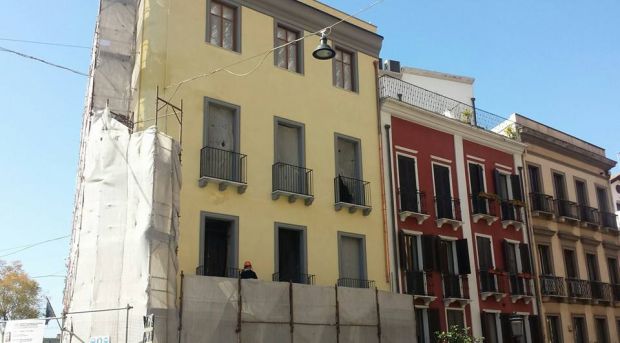 dopo-20-anni-di-ponteggi-riappare-il-palazzo-dell-and-rsquo-ex-cartoleria-dess-and-igrave