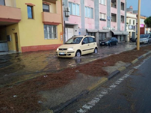 Pioggia e disagi in Sardegna. In città allagamenti nell’asse mediano e a Marina Piccola pioggia-e-disagi-in-sardegna-in-citt-and-agrave-allagamenti-nell-and-rsquo-asse-mediano-e-a-marina-piccola