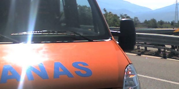 maltempo-chiuso-per-allagamento-tratto-della-293-a-santadi-incidenti-sulla-554