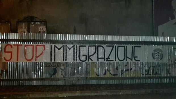boldrini-in-citt-and-agrave-striscioni-di-casa-pound-contro-l-and-rsquo-immigrazione