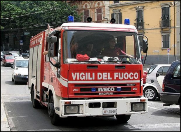 quartu-atto-incendiario-contro-ditta-verde-pubblico-furgone-distrutto-dalle-fiamme