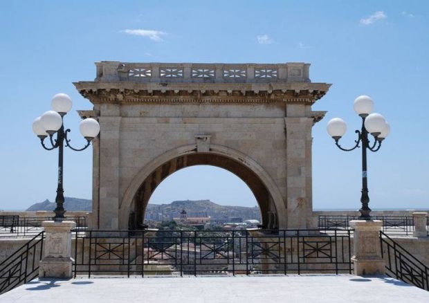 plexiglass-al-bastione-and-ldquo-balaustre-sollevate-di-pochi-cm-per-sicurezza-molto-rumore-per-nulla-and-quot