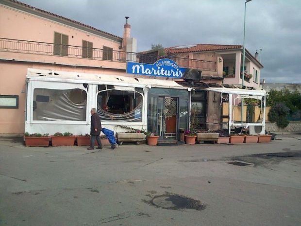 rogo-distrutto-ristorante-sul-lungomare