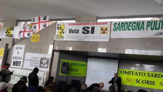 nucleare-dilaga-la-protesta-manifestazione-dell-and-rsquo-attesa-sotto-il-consiglio-regionale
