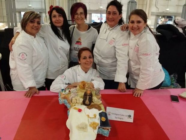 dolce-coi-and-ldquo-giganti-and-rdquo-e-nozze-selargine-sardegna-cake-lab-per-torta-dei-record