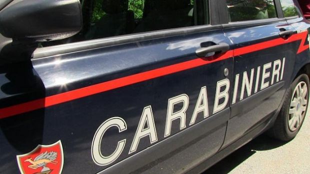 tentata-rapina-in-banca-a-thiesi-i-carabinieri-sparano-in-aria