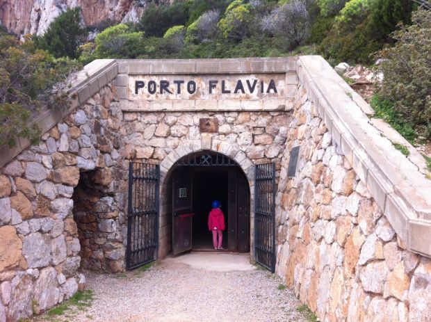 pasqua-isola-in-festa-primi-turisti-sono-and-quot-mordi-e-fuggi-and-quot