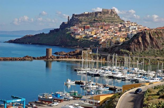 borgo-pi-and-ugrave-bello-d-and-rsquo-italia-castelsardo-sul-podio