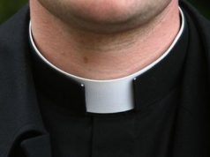Ex parroco schiaffeggiò marito infedele: condannato celebra-messa-ma-non-and-egrave-prete-le-regole-della-chiesa-sul-sito-della-diocesi