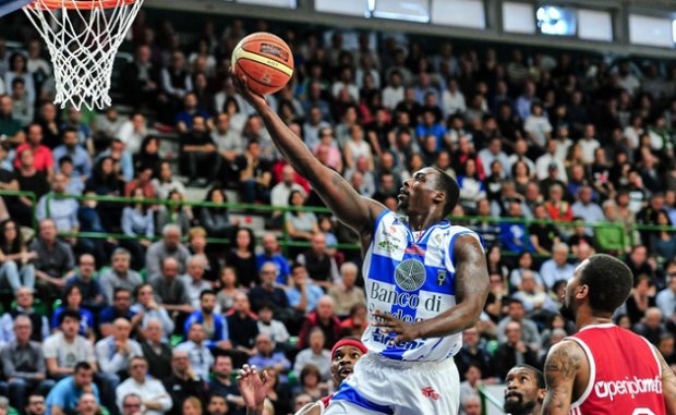 varese-passa-a-sassari-per-la-dinamo-quarto-ko-di-fila