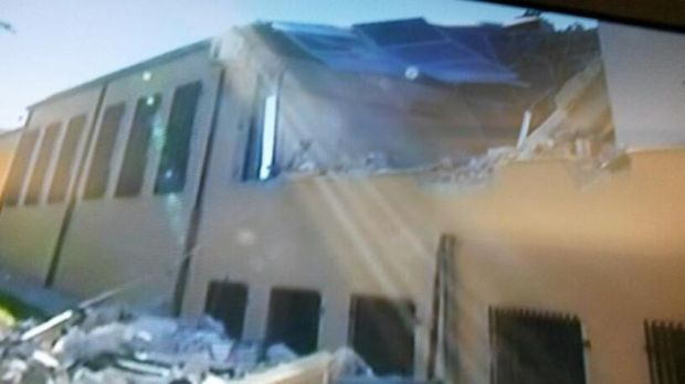 terrore-a-magomadas-crolla-il-tetto-della-biblioteca-strage-sfiorata