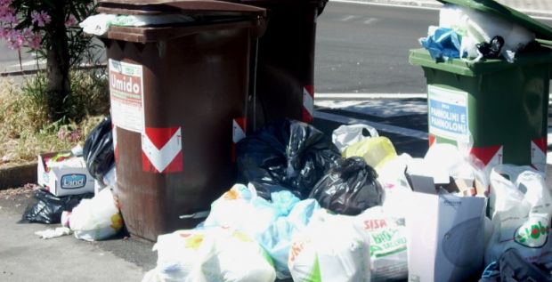 Rifiuti rifiuti-il-comune-dichiara-guerra-ai-cafoni-70-multe-in-4-mesi