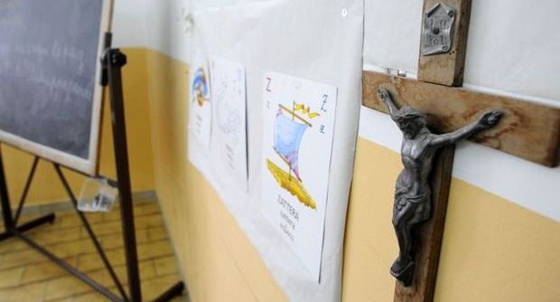 mancata-benedizione-a-scuola-preside-si-difende-and-ldquo-nessuno-stop-and-rdquo