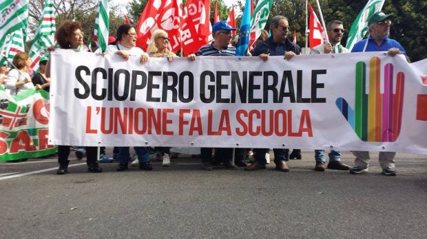 scuola-sarda-contro-il-governo-5-mila-in-marcia-a-cagliari