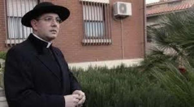 abusi-su-ragazzini-don-pascal-non-risponde-al-gip