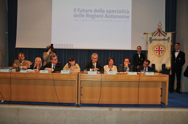autonomie-regionali-pigliaru-and-quot-nessuno-tocchi-i-nostri-diritti-and-quot