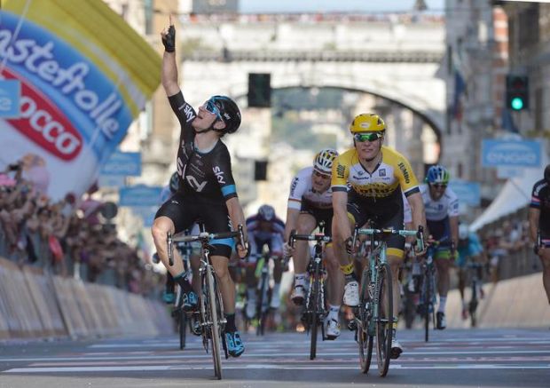 giro-seconda-tappa-a-viviani-aru-sempre-tra-i-primi