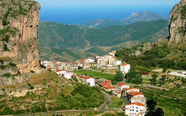 ulassai-free-climbing-nel-segno-di-maria-lai