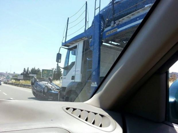 paura-sulla-131-auto-vola-dalla-bisarca