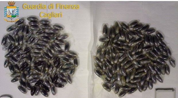 sorpresi-all-and-rsquo-aeroporto-con-2-kg-di-hascisc-arrestati-due-spagnoli