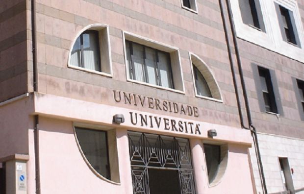 licenziati-in-33-si-incatenano-ai-cancelli-dell-and-rsquo-universit-and-agrave