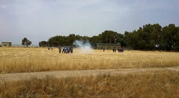 no-basi-tensione-a-decimo-sassaiola-contro-la-polizia
