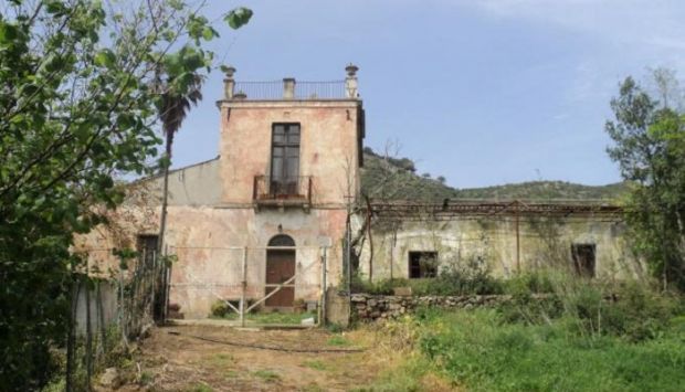 iglesias-alla-scoperta-della-tenuta-di-mod-and-igrave-a-grugua