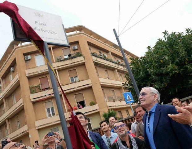 Scudetto ’70 scudetto-and-rsquo-70-gigi-riva-inaugura-viale-campioni-d-and-rsquo-italia