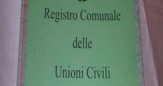 unioni-di-fatto-e-identit-and-agrave-di-genere-sel-presenta-proposta-in-consiglio