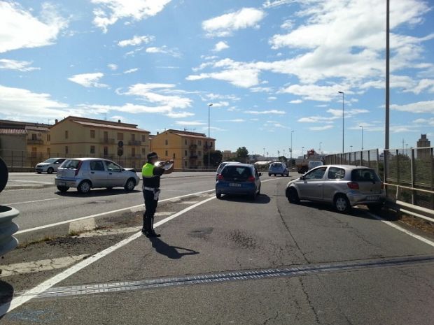viale-la-playa-donna-sviene-alla-guida