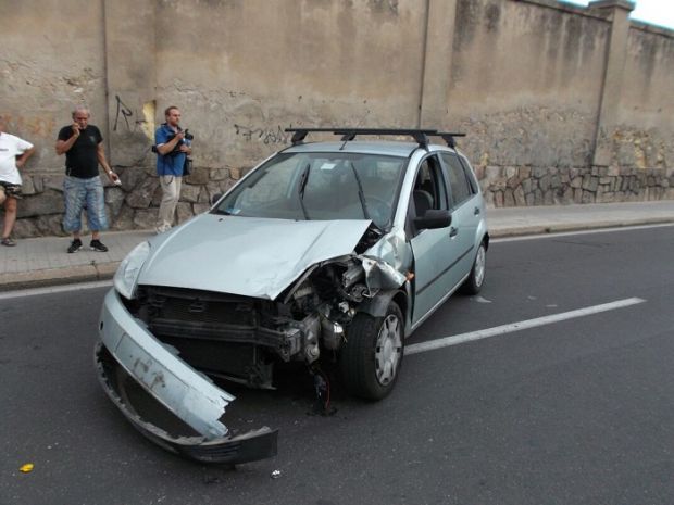 via-cadello-scontro-frontale-ferite-2-donne