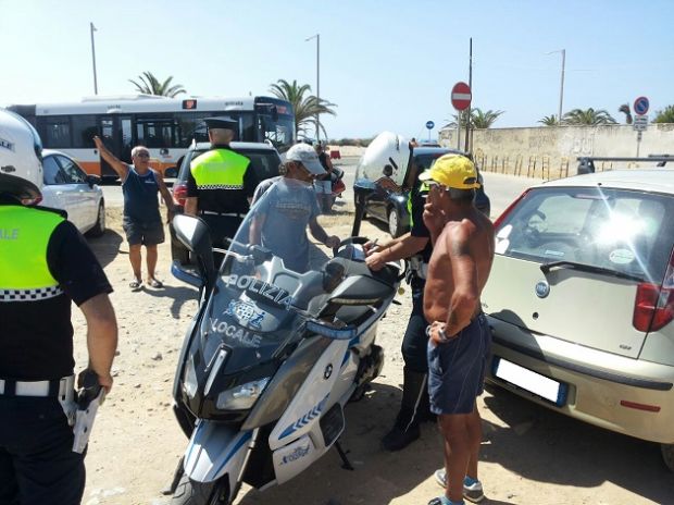 poetto-identificati-5-parcheggiatori-abusivi