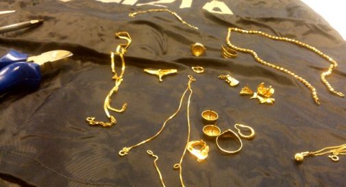 Gioielli rubati gioielli-rubati-porte-aperte-in-questura