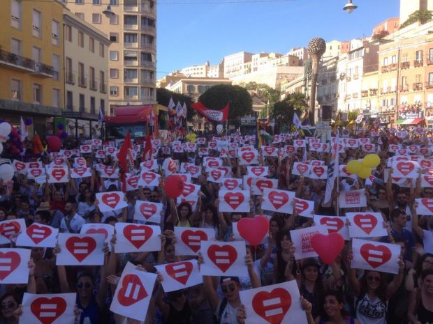 migliaia-in-piazza-per-i-diritti-degli-omosessuali-foto-video